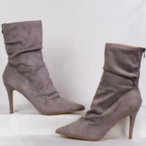 JOURNEE COLLECTION size 12 gray faux-suede ultra-high-heel point-toe slouch boot - Picture 1 of 13